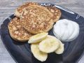 Завтрак без лишних калорий: нежные оладьи с бананом и корицей