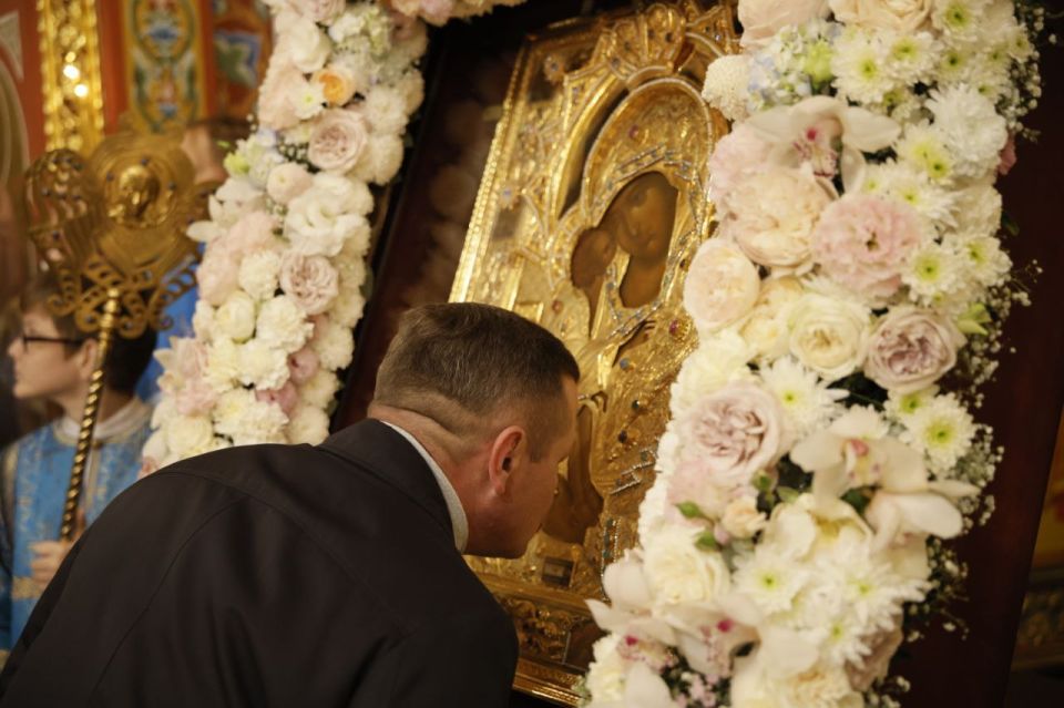 В Калмыкию с особой миссией прибыла одна из самых почитаемых православных святынь — Донская икона Божией Матери, заступница российского воинства В Калмыкию с особой миссией прибыла одна из самых почитаемых православных святынь — Донская икона Божией Матери, заступница российского воинства