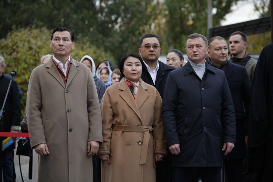 В Калмыкию с особой миссией прибыла одна из самых почитаемых православных святынь — Донская икона Божией Матери, заступница российского воинства В Калмыкию с особой миссией прибыла одна из самых почитаемых православных святынь — Донская икона Божией Матери, заступница российского воинства