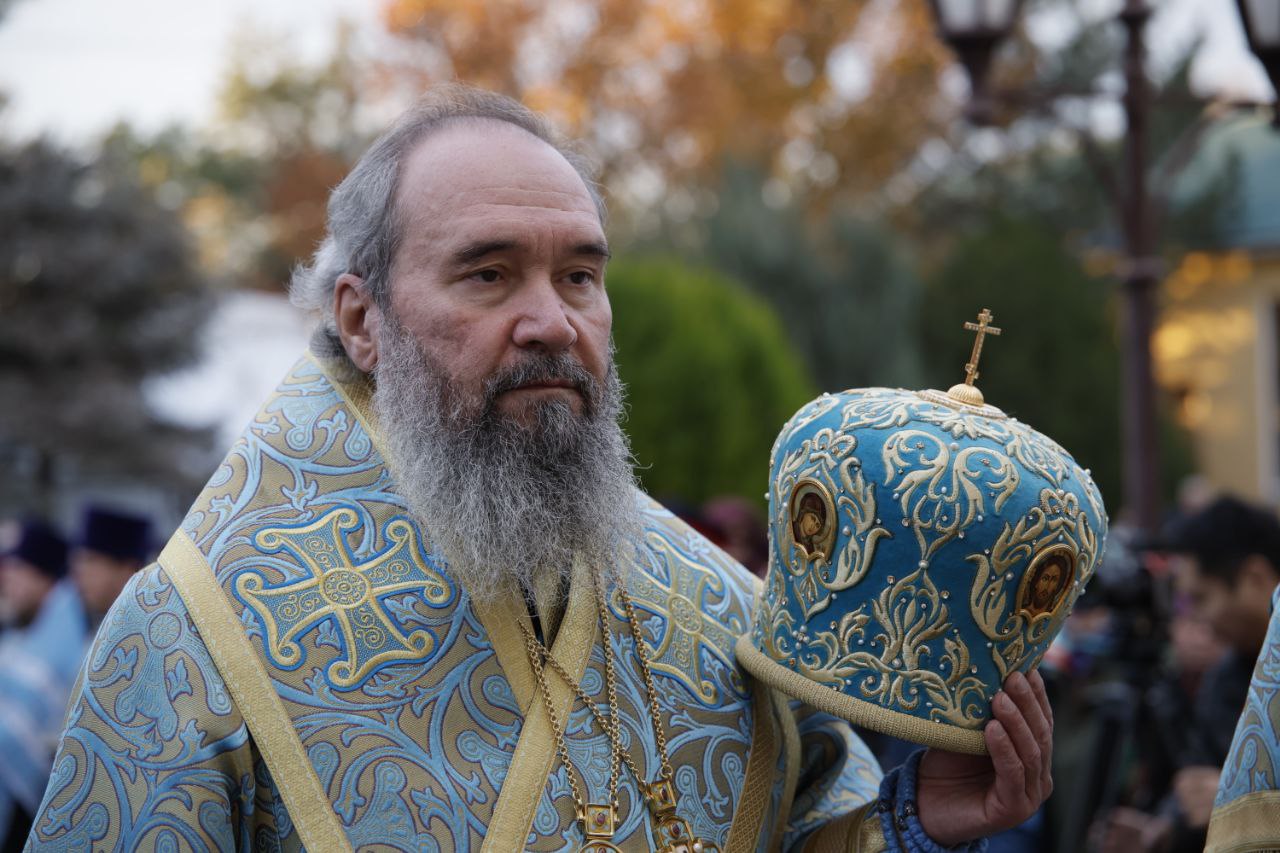 В Калмыкию с особой миссией прибыла одна из самых почитаемых православных святынь — Донская икона Божией Матери, заступница российского воинства В Калмыкию с особой миссией прибыла одна из самых почитаемых православных святынь — Донская икона Божией Матери, заступница российского воинства