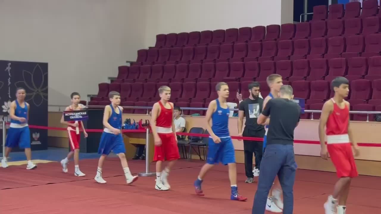 А вот и герои XVIII межрегиональных соревнований по боксу памяти заслуженного тренера России и Таджикистана Церена Санджеевича Балзанова