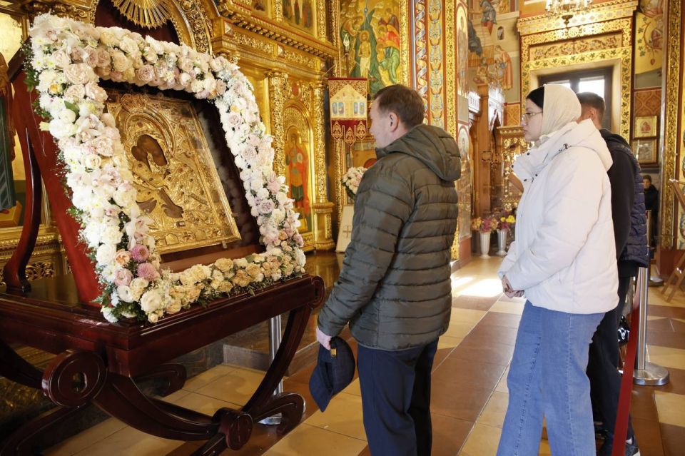 Бату Хасиков: Также поздравляю всех с Днем Казанской иконы Божией матери и Днем Казанского кафедрального собора Бату Хасиков: Также поздравляю всех с Днем Казанской иконы Божией матери и Днем Казанского кафедрального собора