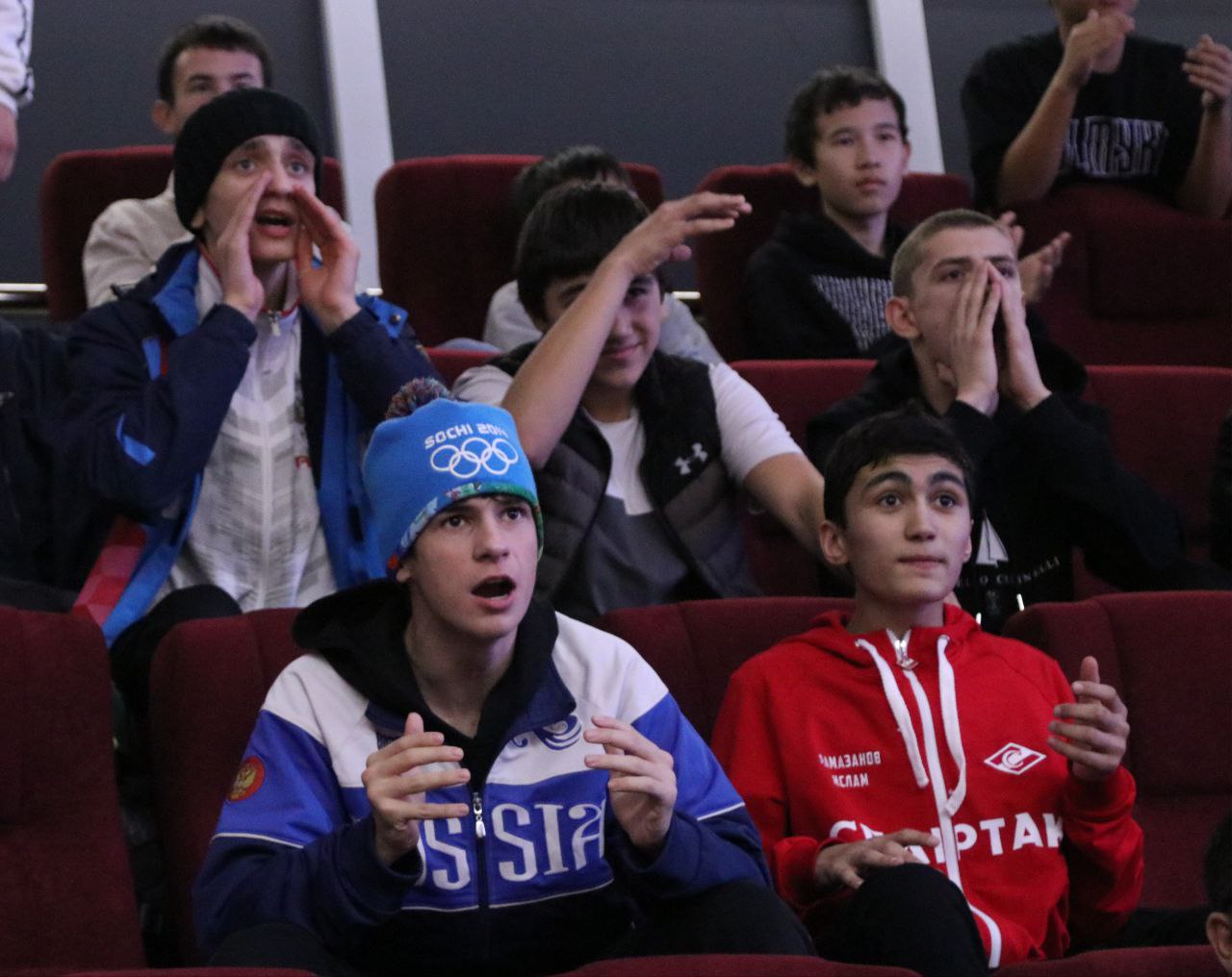 В «Ойрат-Арене» состоялось торжественное открытие XVIII межрегиональных соревнований по боксу памяти заслуженного тренера России и Таджикистана Церена Санджеевича Балзанова В «Ойрат-Арене» состоялось торжественное открытие XVIII межрегиональных соревнований по боксу памяти заслуженного тренера России и Таджикистана Церена Санджеевича Балзанова