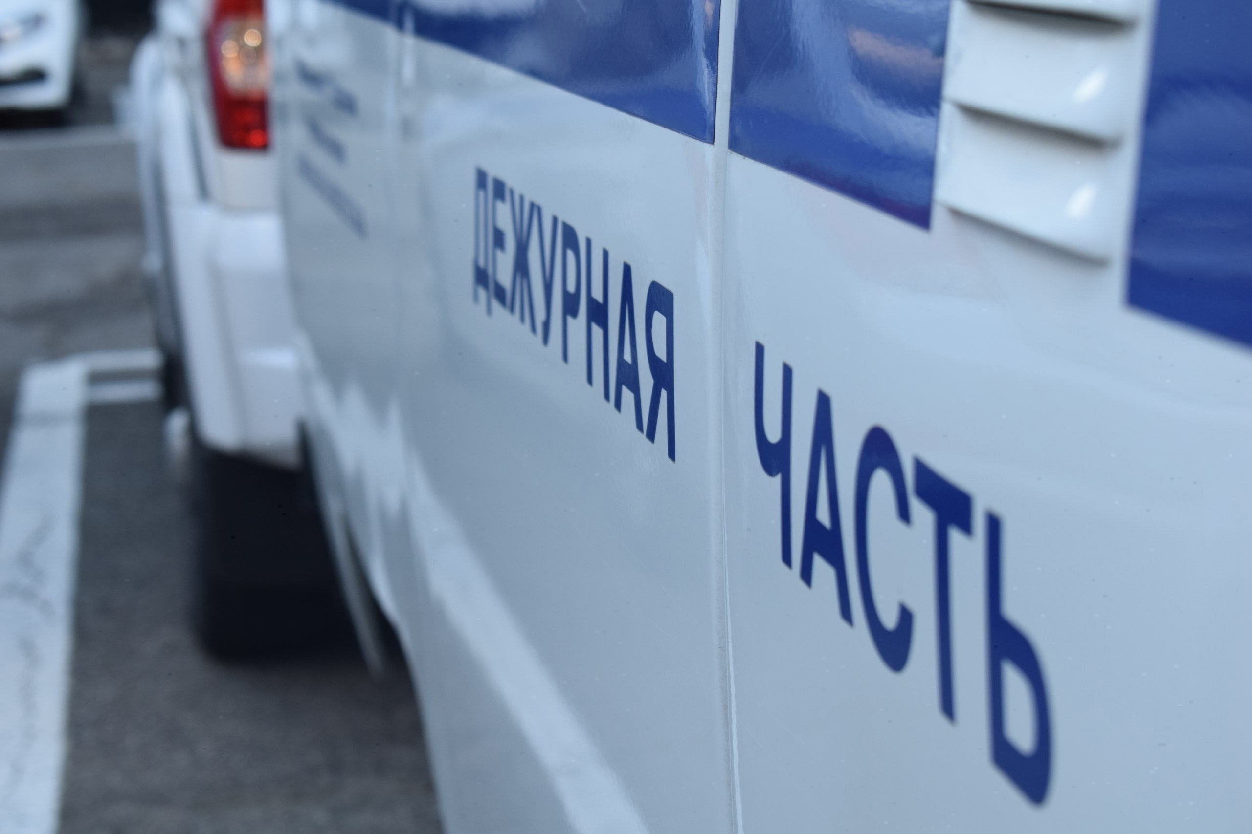 Полицейские Малодербетовского района оперативно задержали подозреваемого в угоне мотоцикла