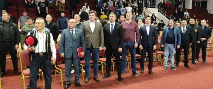 С 4 по 8 ноября в г. Элисте проходят XVIII межрегиональные соревнования по боксу, приуроченные к памяти выдающегося тренера России и Таджикистана Церена Балзанова