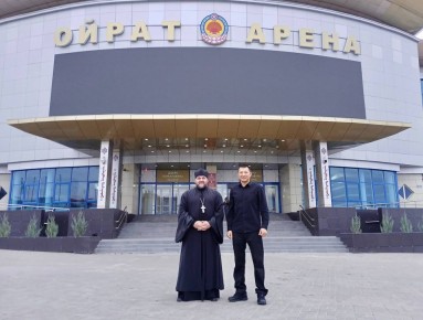 Сегодня в столицу Калмыкии прибыл удивительный человек – Александр Шанин(иеромонах Серафим), сочетающий в себе духовность и невероятную силу