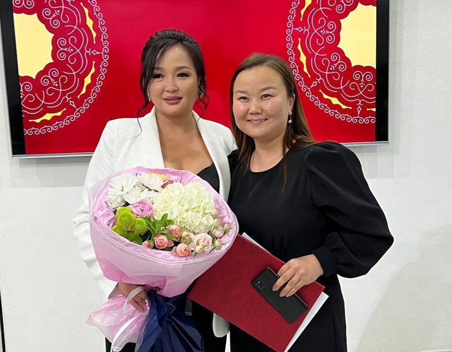 Сотрудники МВД по Республике Калмыкия поздравили работников телевидения с профессиональным праздником Сотрудники МВД по Республике Калмыкия поздравили работников телевидения с профессиональным праздником