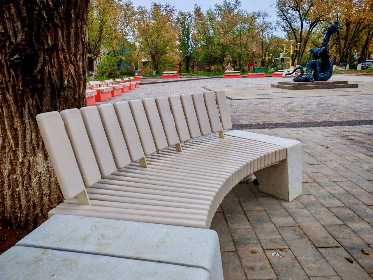 В Элисте начался монтаж новой детской площадки и других необычных малых архитектурных объектов В Элисте начался монтаж новой детской площадки и других необычных малых архитектурных объектов