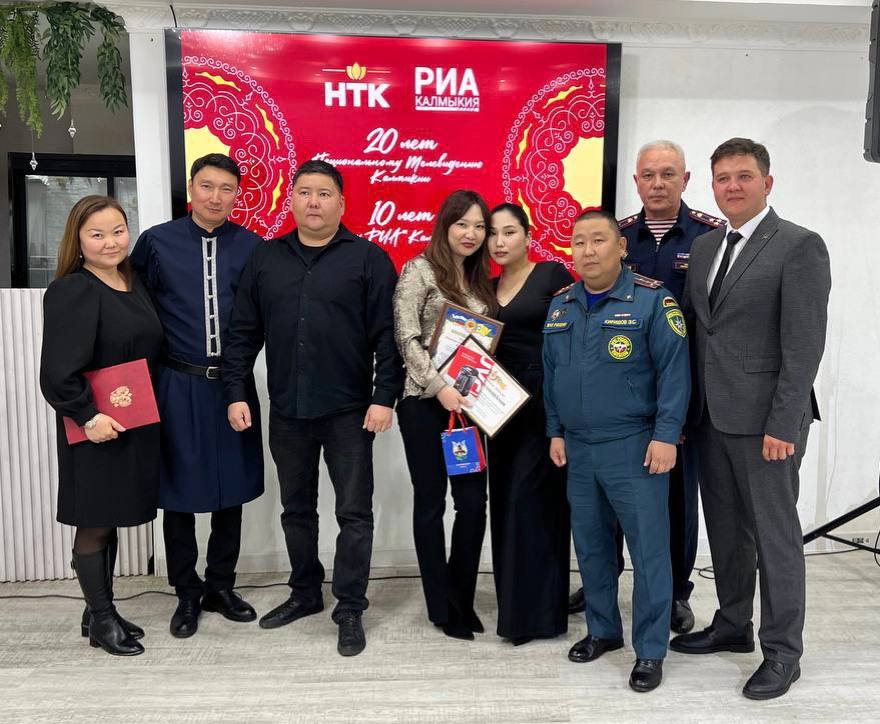Коллектив Национального телевидения Калмыкии отметил 20-летний юбилей Коллектив Национального телевидения Калмыкии отметил 20-летний юбилей