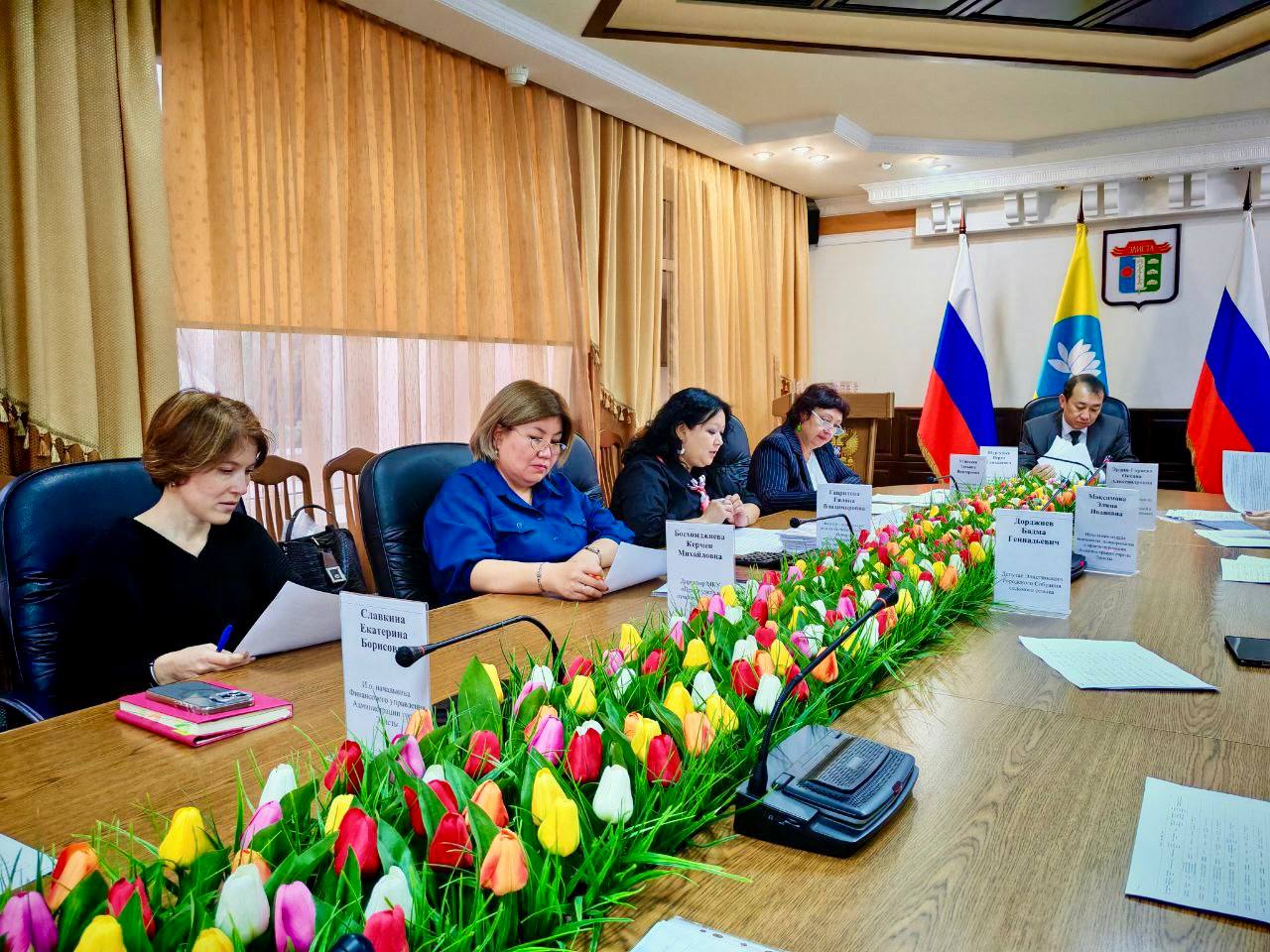 В Администрации города состоялось заседание комиссии по отбору заявок на право заключения соглашений о предоставлении средств из бюджета города Элисты