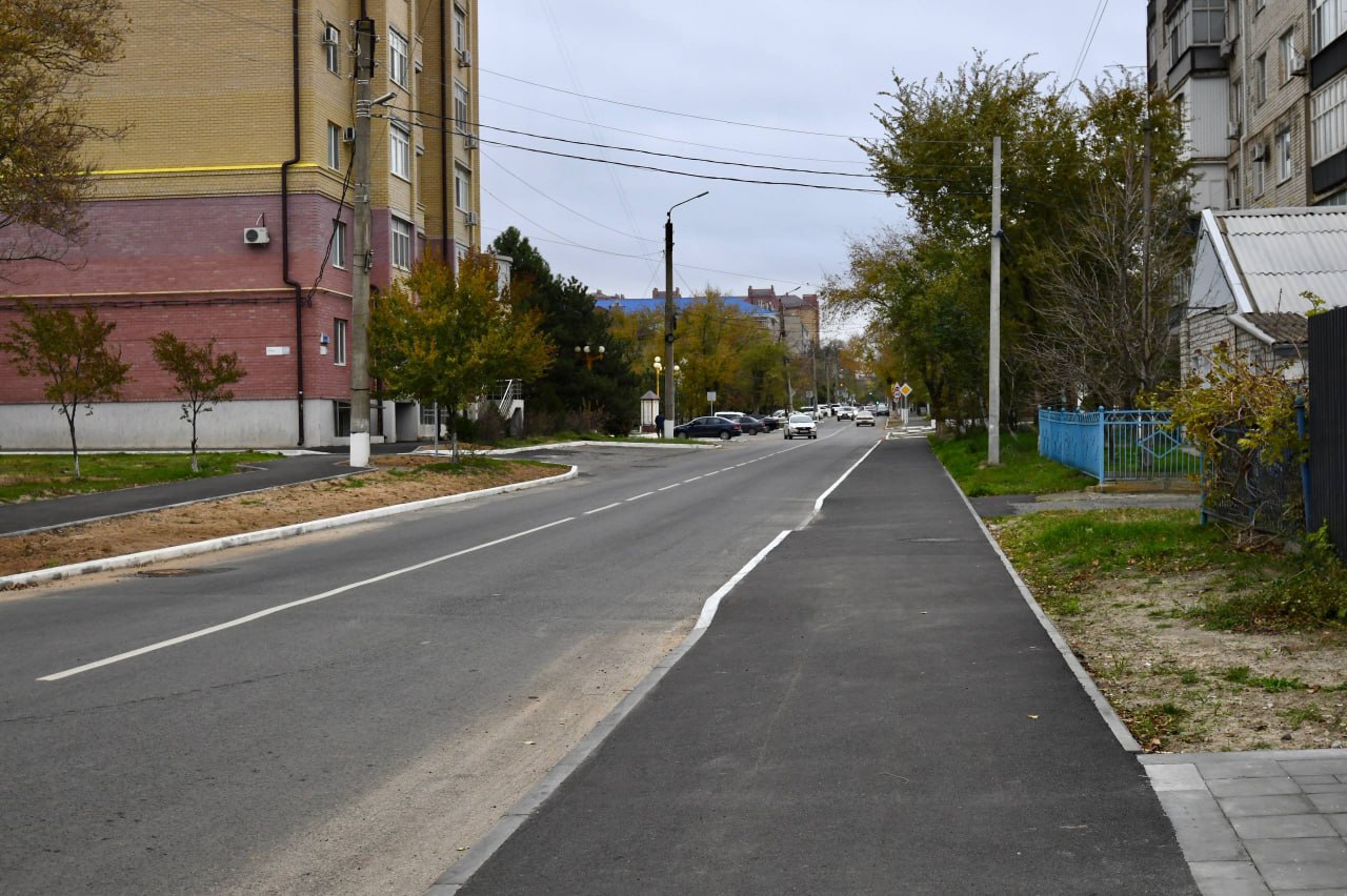В Элисте приняли отремонтированные дороги в центре города В Элисте приняли отремонтированные дороги в центре города
