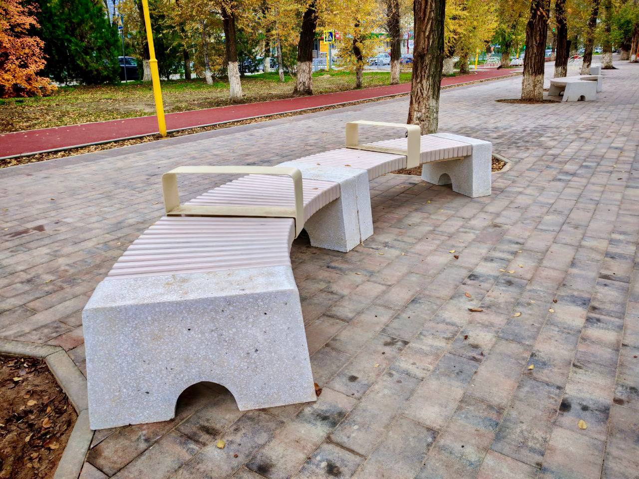 В Элисте начался монтаж новой детской площадки и других необычных малых архитектурных объектов В Элисте начался монтаж новой детской площадки и других необычных малых архитектурных объектов