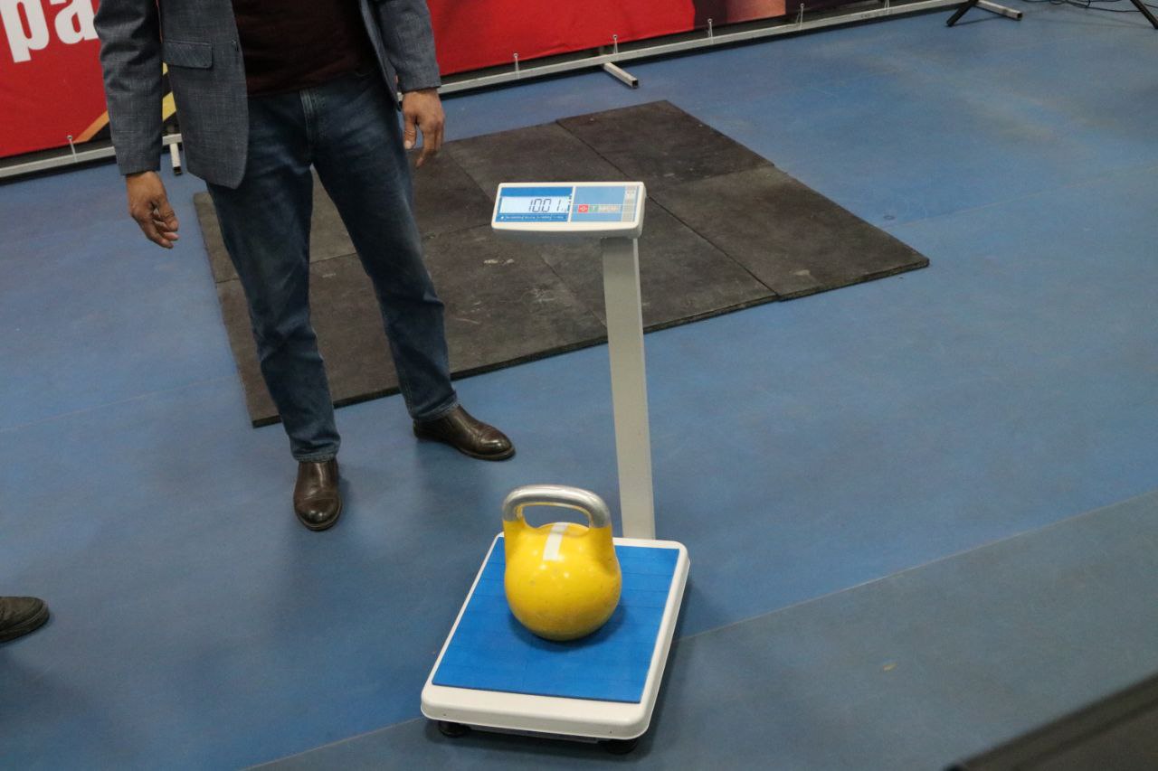 Сегодня, 6 ноября, в «Ойрат-Арене» Александр Шанин установит мировой рекорд по поднятию гири! Сегодня, 6 ноября, в «Ойрат-Арене» Александр Шанин установит мировой рекорд по поднятию гири!