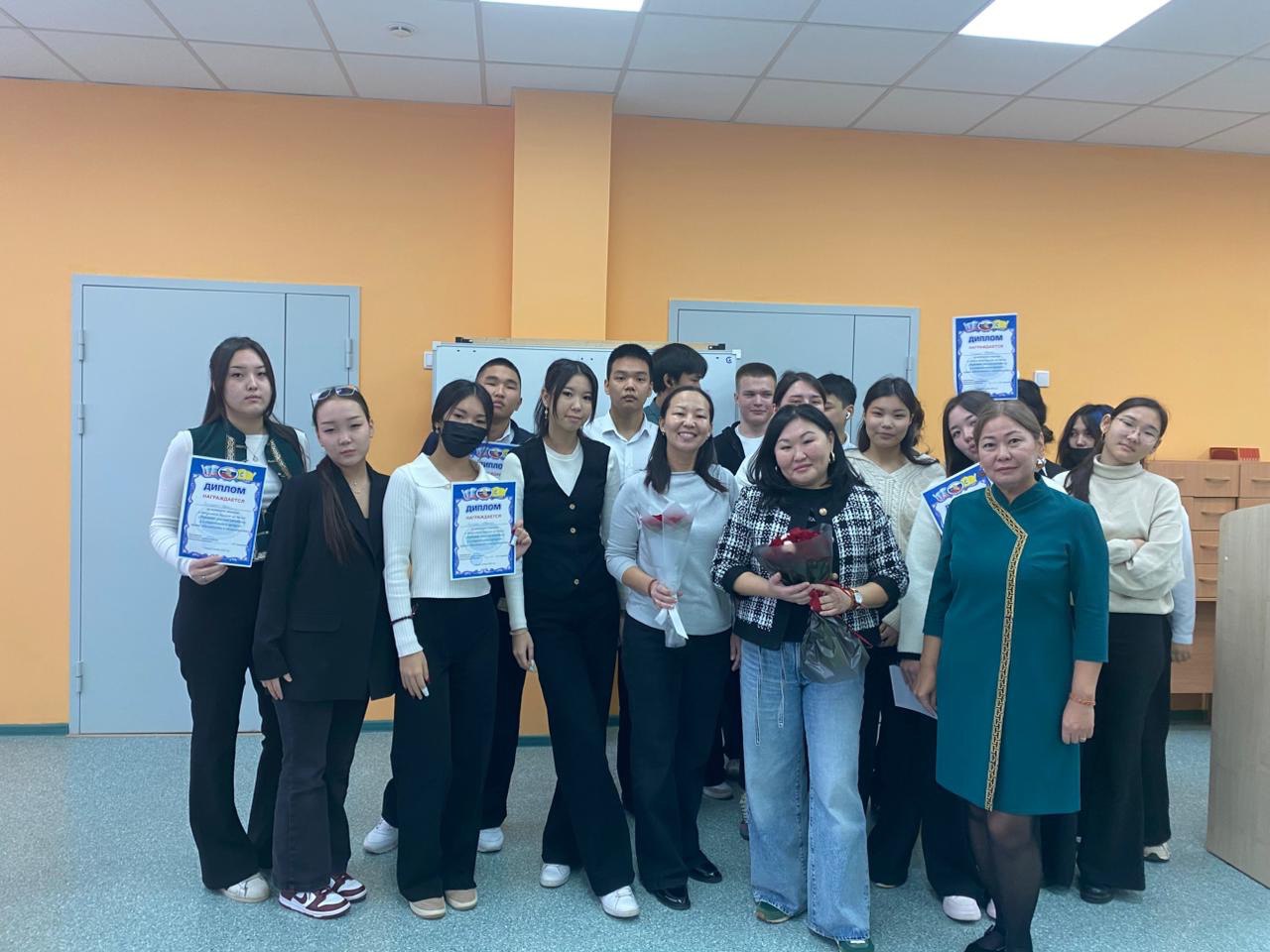 В рамках повышения правовой культуры будущих избирателей члены Элистинской территориальной избирательной комиссии Республики Калмыкии приняли участие в работе круглого стола с учащимися 10-х классов МБОУ «Калмыцкая... В рамках повышения правовой культуры будущих избирателей члены Элистинской территориальной избирательной комиссии Республики Калмыкии приняли участие в работе круглого стола с учащимися 10-х классов МБОУ «Калмыцкая...