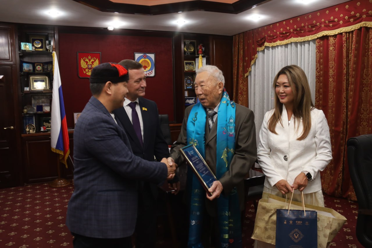 Впервые два представителя Калмыкии стали лауреатами окружного этапа Всероссийской премии «Гордость нации - 2025»! Впервые два представителя Калмыкии стали лауреатами окружного этапа Всероссийской премии «Гордость нации - 2025»!