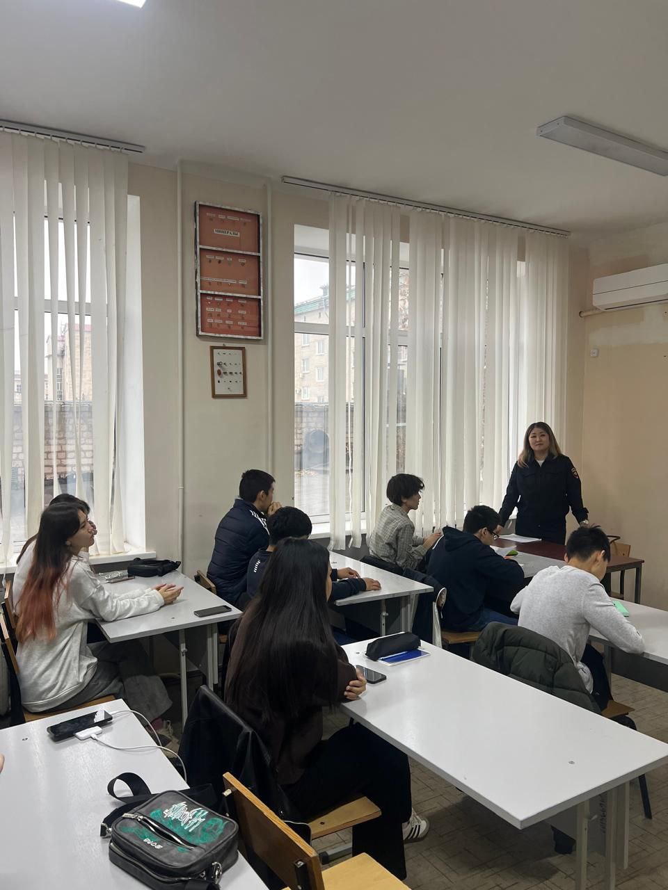 В рамках "Дня правовой помощи детям" сотрудники МВД по Республике Калмыкия провели профилактические мероприятия, направленные на защиту прав и интересов несовершеннолетних В рамках "Дня правовой помощи детям" сотрудники МВД по Республике Калмыкия провели профилактические мероприятия, направленные на защиту прав и интересов несовершеннолетних