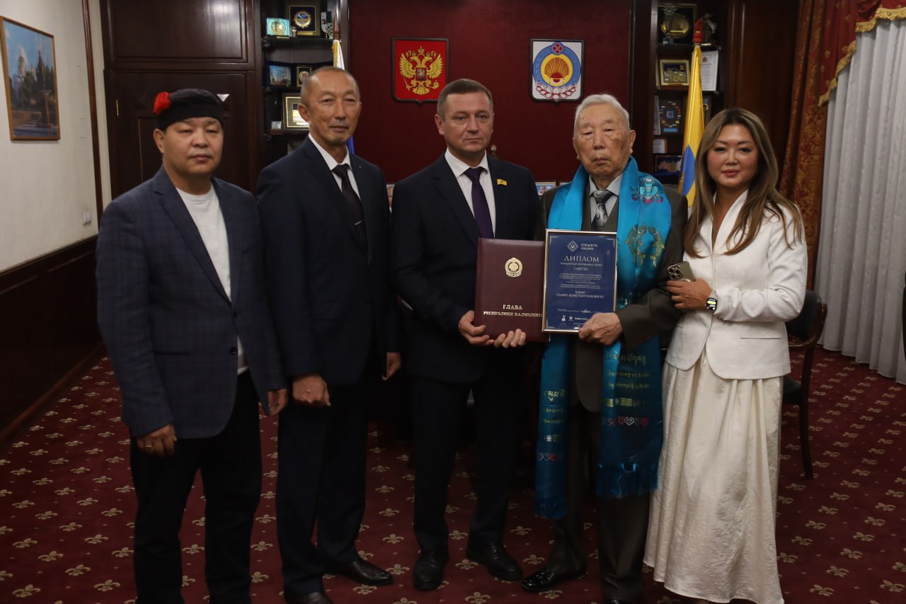 Впервые два представителя Калмыкии стали лауреатами окружного этапа Всероссийской премии «Гордость нации - 2025»!