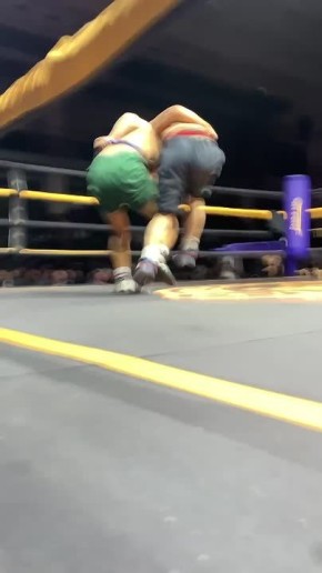 Сергей Манджиев победитель третьего боя по национальной борьбе