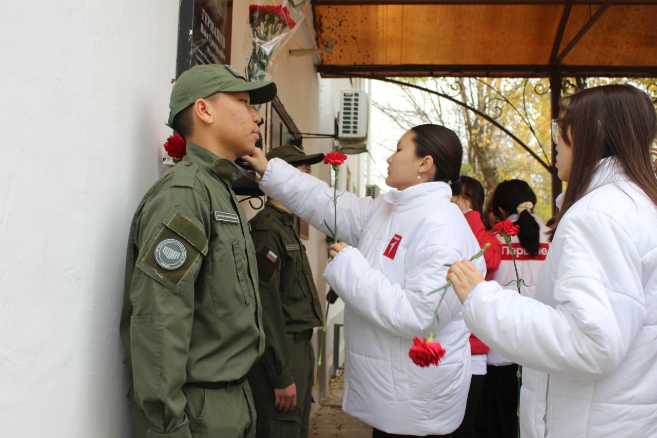 8 ноября — День памяти сотрудников органов внутренних дел, погибших при исполнении служебного долга 8 ноября — День памяти сотрудников органов внутренних дел, погибших при исполнении служебного долга