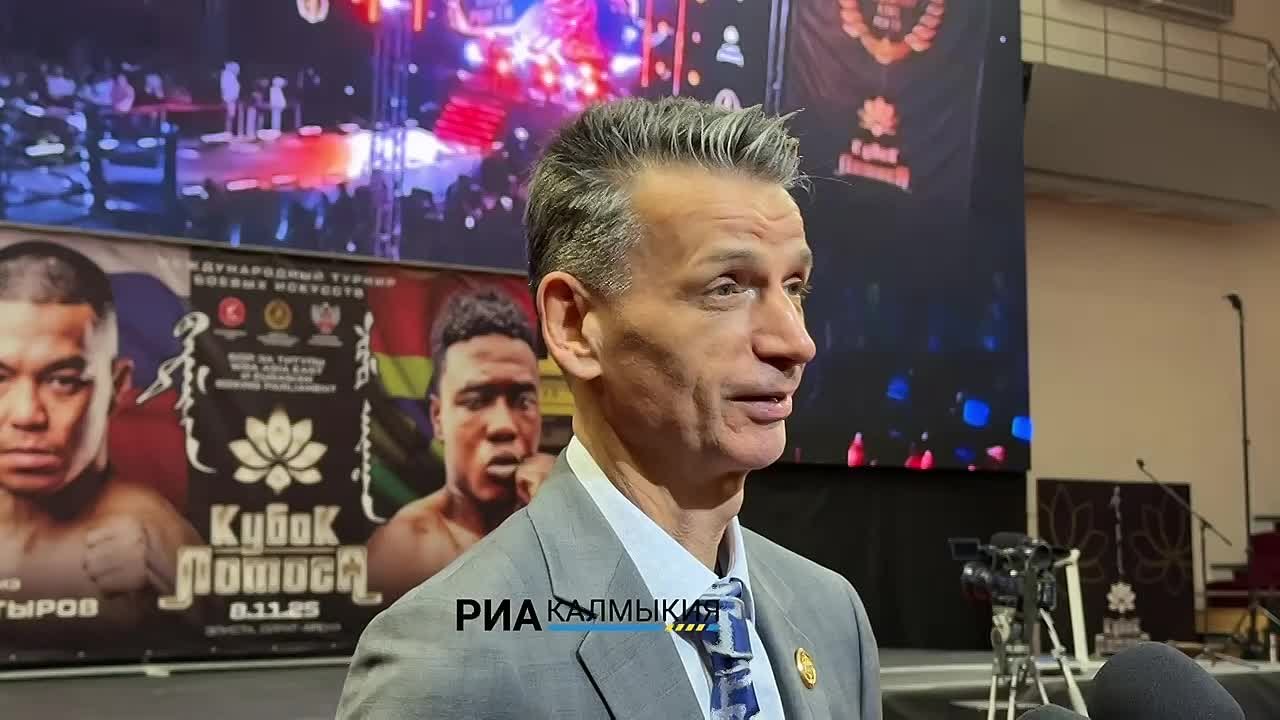 В Калмыкию с визитом впервые прибыл президент Евразийского боксерского парламента Михаил Денисов