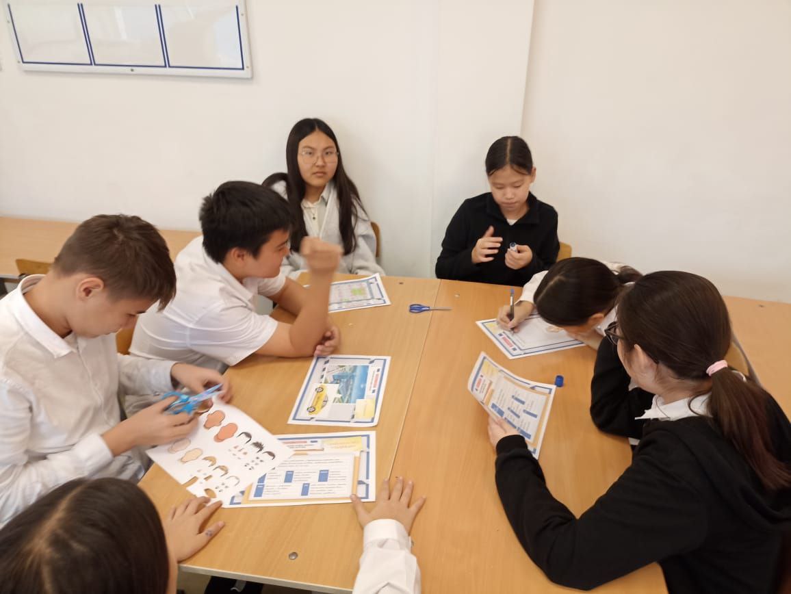 В преддверии Дня сотрудника органов внутренних дел актив "Движения Первых" Элистинской многопрофильной гимназии провёл увлекательную деловую игру под названием «Операция Прорыв» В преддверии Дня сотрудника органов внутренних дел актив "Движения Первых" Элистинской многопрофильной гимназии провёл увлекательную деловую игру под названием «Операция Прорыв»