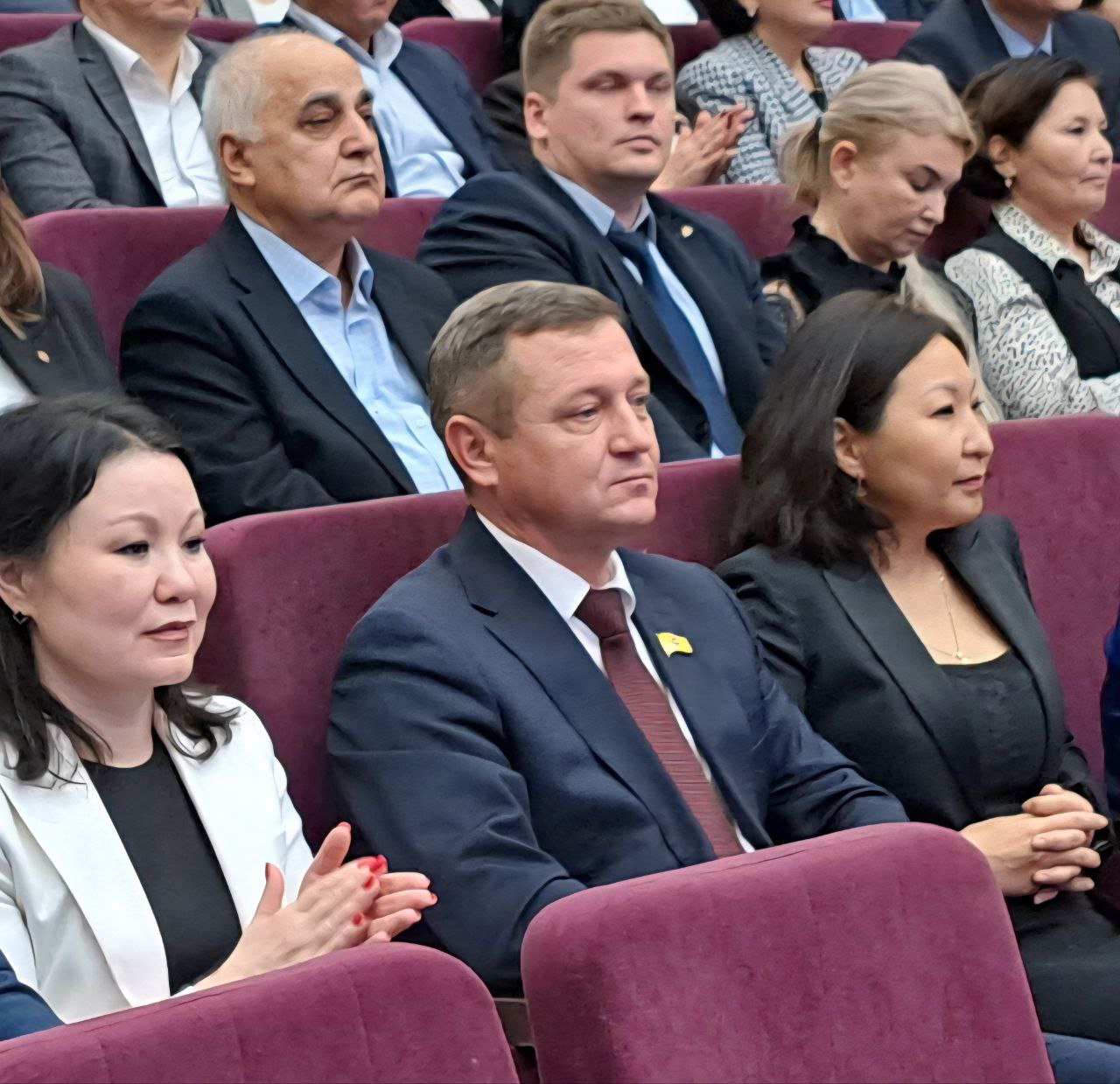 Награды сотрудникам КалмГУ Награды сотрудникам КалмГУ