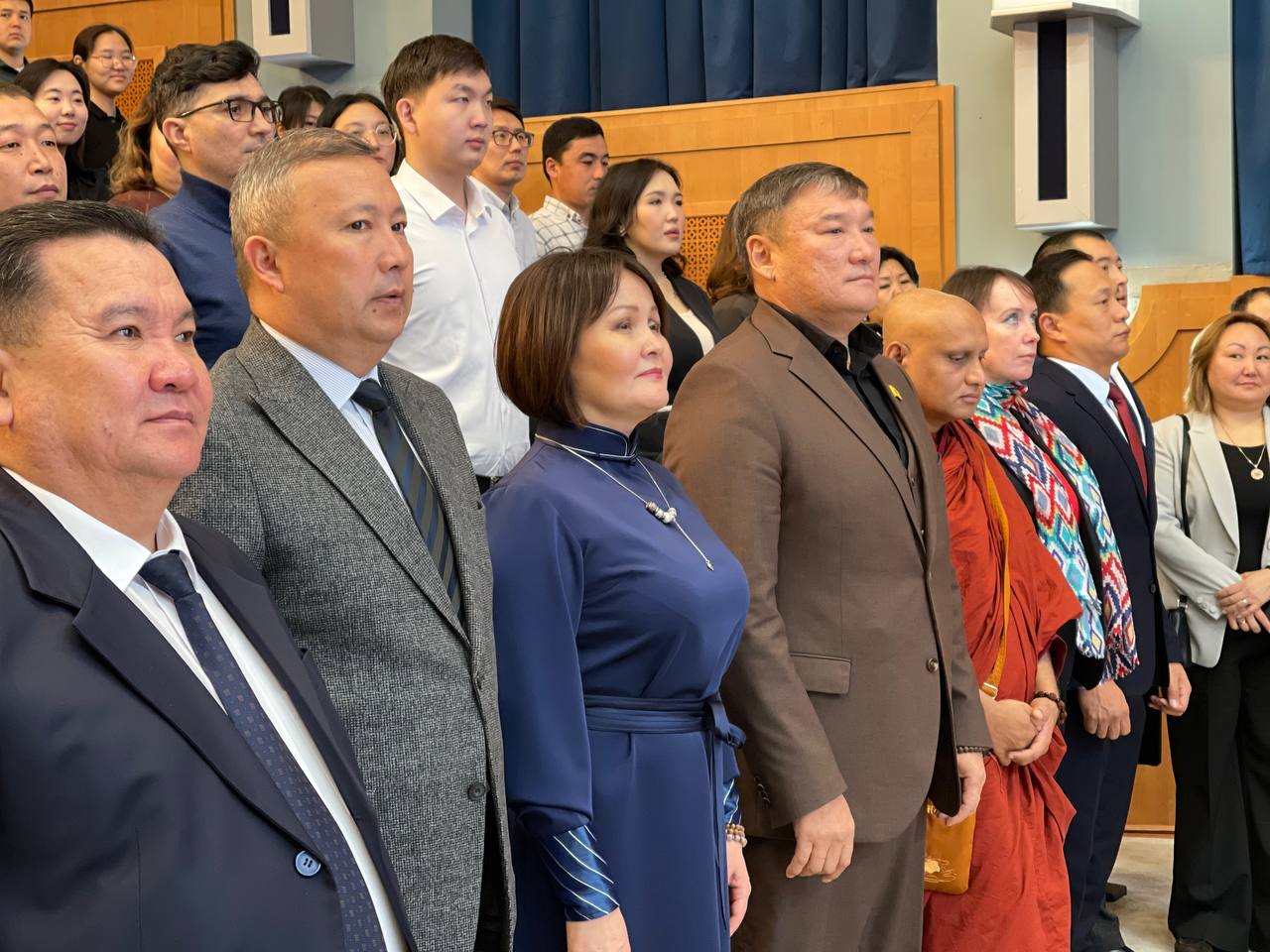 По поручению спикера парламента депутат Народного Хурала Михаил Кокаев принял участие в форуме выпускников КалмГУ «Образование как мост к глобальным возможностям», который состоялся сегодня в Большом зале заседаний...