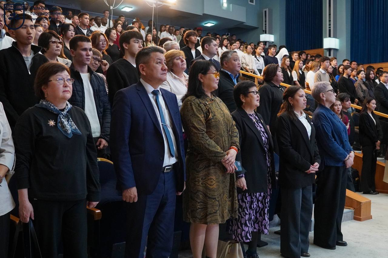 По поручению спикера парламента депутат Народного Хурала Михаил Кокаев принял участие в форуме выпускников КалмГУ «Образование как мост к глобальным возможностям», который состоялся сегодня в Большом зале заседаний... По поручению спикера парламента депутат Народного Хурала Михаил Кокаев принял участие в форуме выпускников КалмГУ «Образование как мост к глобальным возможностям», который состоялся сегодня в Большом зале заседаний...