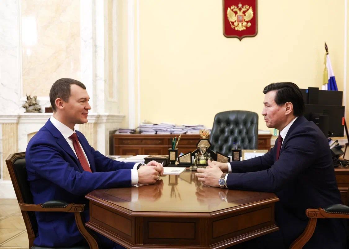 Министр спорта, президент Олимпийского комитета России Михаил Дегтярев провел рабочую встречу с главой Калмыкии Бату Хасиковым