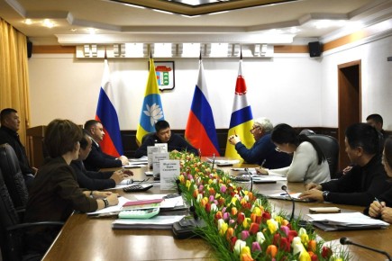  :      ,   -    ()  ..    