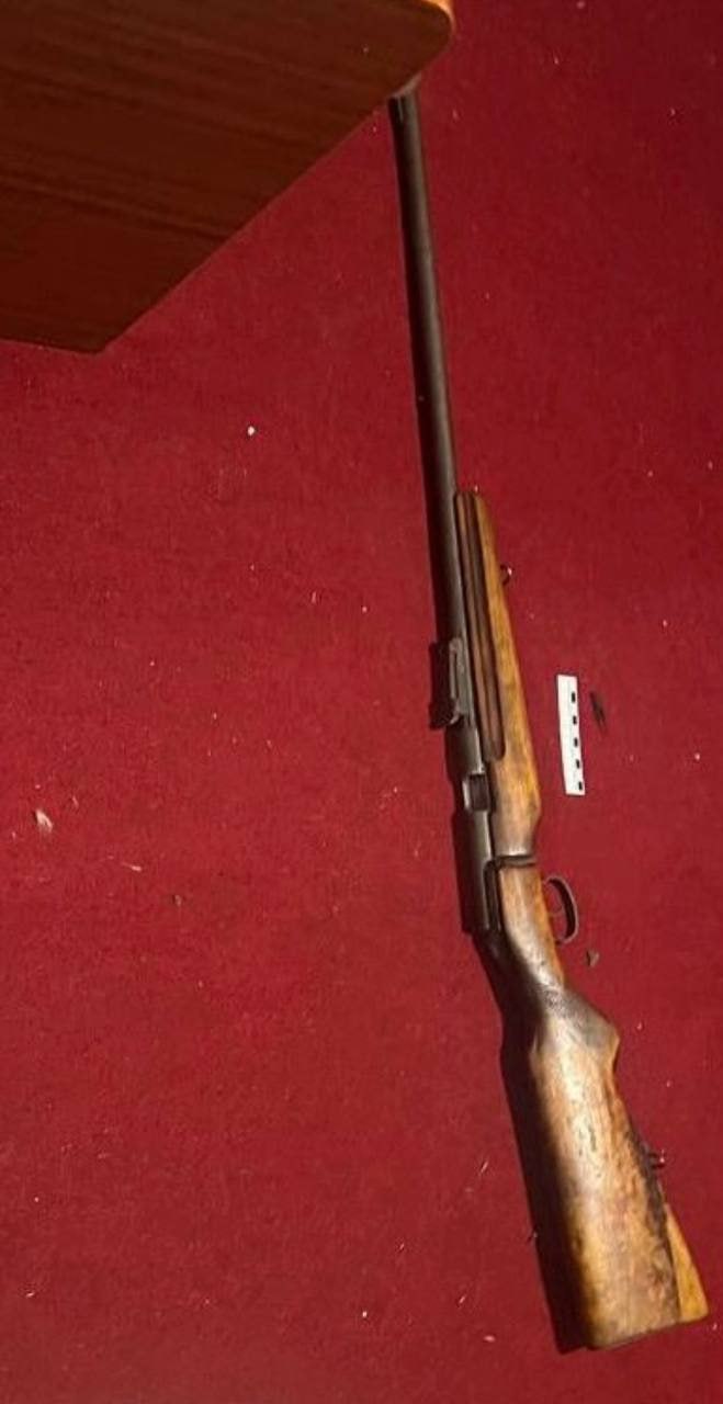 В Малодербетовском районе сотрудники полиции изъяли у местного жителя оружие и боеприпасы