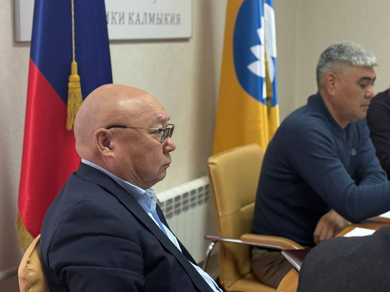 Сегодня, 13 ноября, в Малом зале Народного Хурала (Парламента) Республики Калмыкия прошло заседание комитета по бюджету, налогам, собственности, экономической политике и предпринимательству под председательством Аиса Никитина Сегодня, 13 ноября, в Малом зале Народного Хурала (Парламента) Республики Калмыкия прошло заседание комитета по бюджету, налогам, собственности, экономической политике и предпринимательству под председательством Аиса Никитина