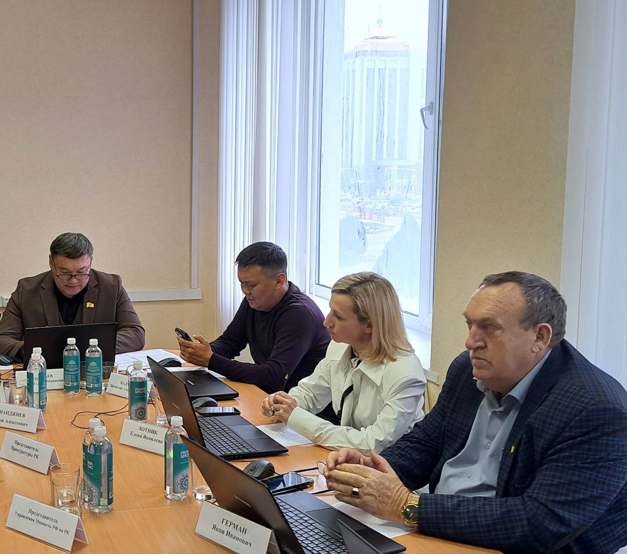 Под председательством Михаила Кокаева состоялось заседание комитета по аграрным вопросам, природопользованию и развитию аридных территорий Под председательством Михаила Кокаева состоялось заседание комитета по аграрным вопросам, природопользованию и развитию аридных территорий