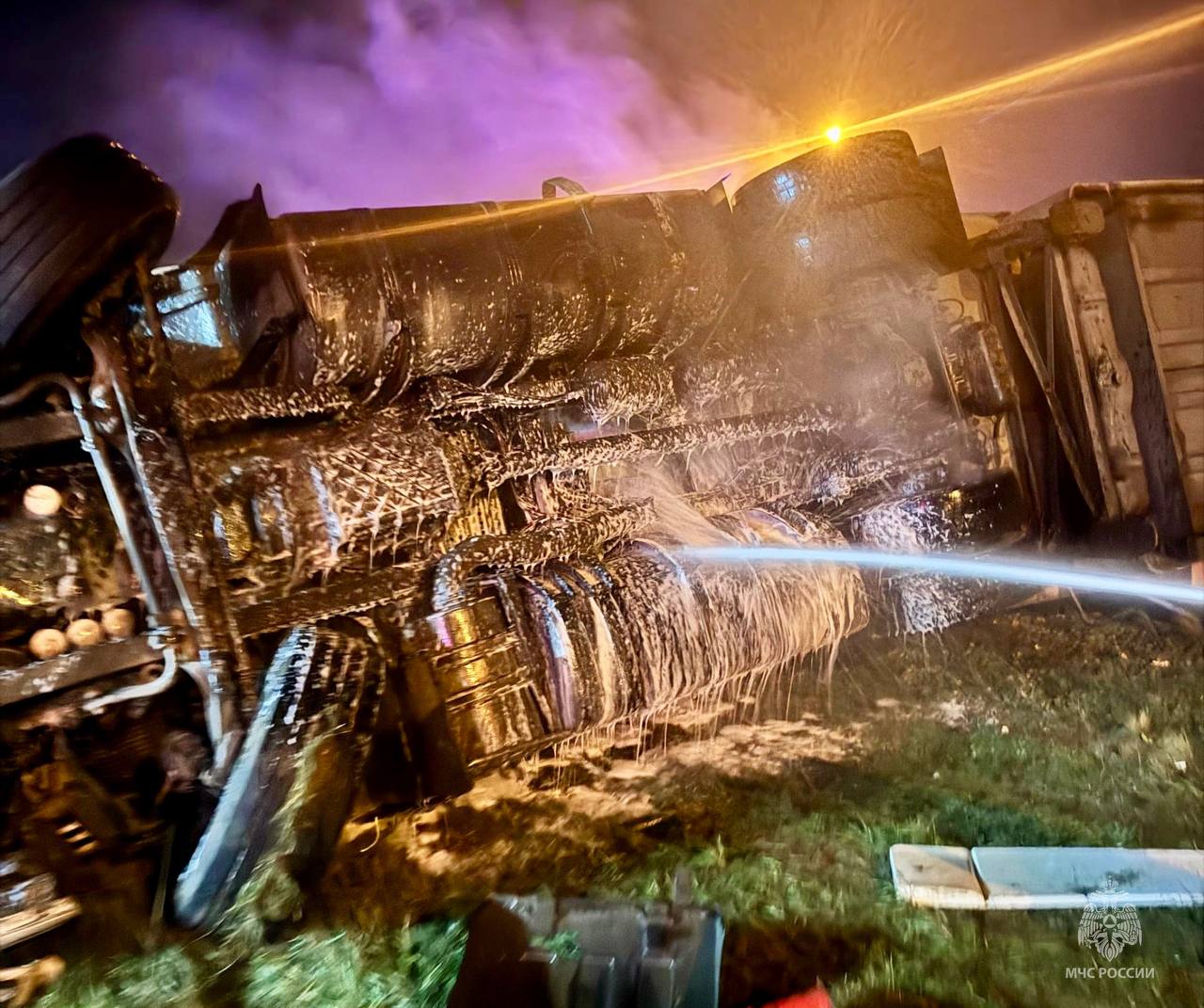 В Целинном районе огнеборцы ликвидировали последствия ДТП В Целинном районе огнеборцы ликвидировали последствия ДТП