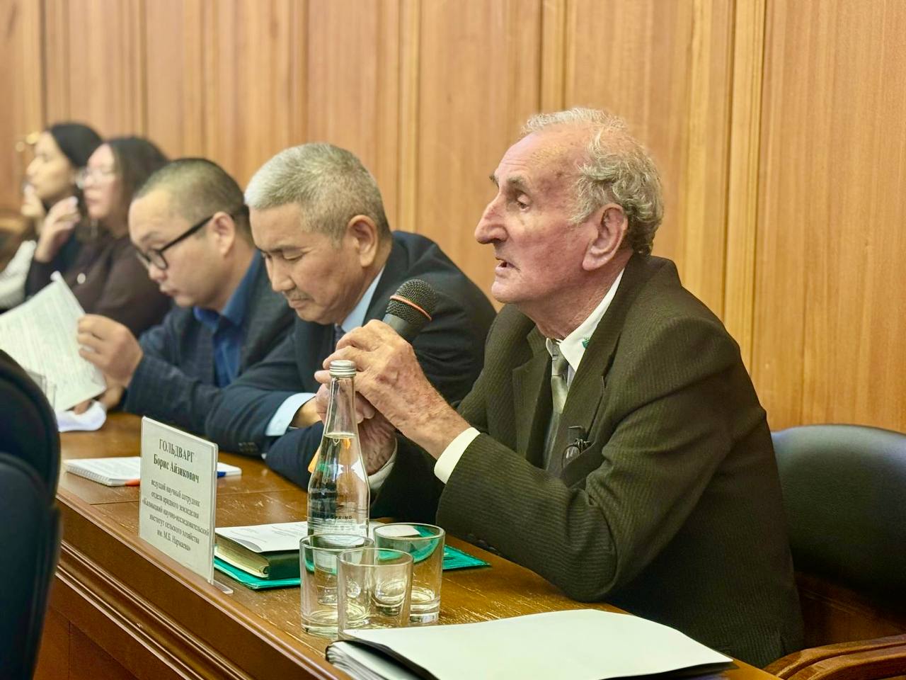 В рамках двадцать третьей сессии Народного Хурала состоялся «правительственный час» на тему «Борьба с опустыниванием земель и деградацией почвы на территории Республики Калмыкия» В рамках двадцать третьей сессии Народного Хурала состоялся «правительственный час» на тему «Борьба с опустыниванием земель и деградацией почвы на территории Республики Калмыкия»