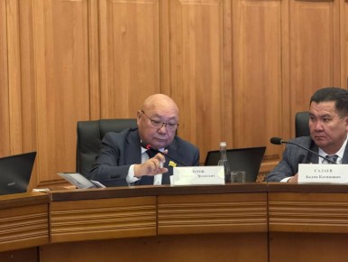 Депутаты приняли постановление Народного Хурала (Парламента) Республики Калмыкия «Об отзывах на проекты федеральных законов»