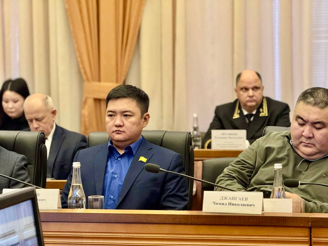 Депутаты Народного Хурала обсудили проект закона Республики Калмыкия «О развитии ответственного ведения бизнеса в Республике Калмыкия» Депутаты Народного Хурала обсудили проект закона Республики Калмыкия «О развитии ответственного ведения бизнеса в Республике Калмыкия»