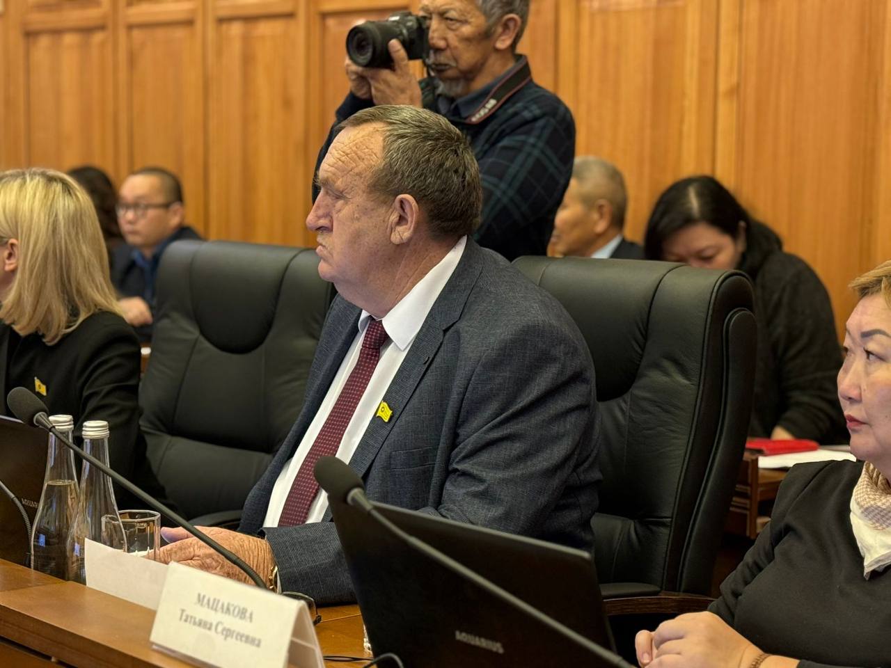 Парламентарии рассмотрели проект закона, внесенный Правительством РК, «О развитии креативных (творческих) индустрий в Республике Калмыкия» Парламентарии рассмотрели проект закона, внесенный Правительством РК, «О развитии креативных (творческих) индустрий в Республике Калмыкия»