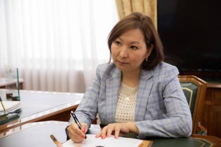 Герензала Мучкинова утверждена в должности вице-премьера и постпреда Калмыкии при Президенте РФ