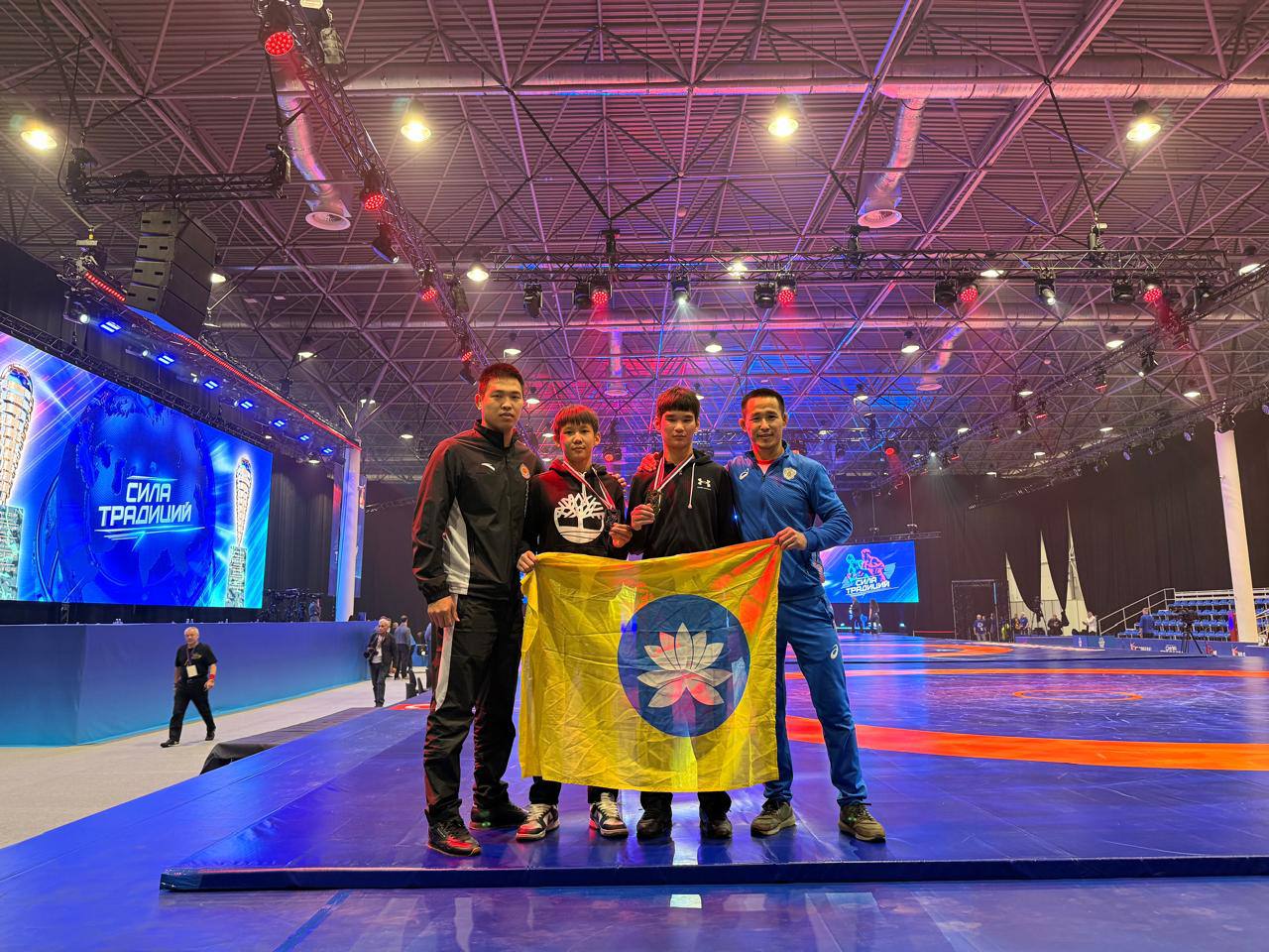 Убуш Кокшаев и Алдар Бадмаев — призёры Международного турнира по греко-римской борьбе