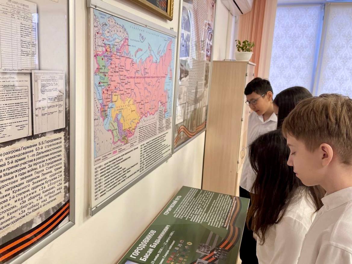 Сегодня исполняется 115 лет со дня рождения Басана Бадьминовича Городовикова — выдающегося военачальника, общественного деятеля и Героя Советского Союза, чьё имя навсегда вписано в историю Калмыкии и всей России Сегодня исполняется 115 лет со дня рождения Басана Бадьминовича Городовикова — выдающегося военачальника, общественного деятеля и Героя Советского Союза, чьё имя навсегда вписано в историю Калмыкии и всей России