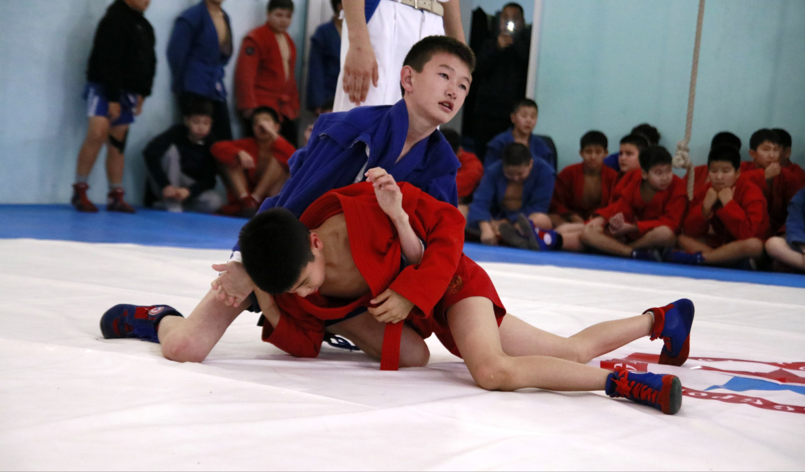 В преддверии Всероссийского дня самбо в Элисте прошло Первенство Республики Калмыкия по самбо среди юношей 12-14 лет В преддверии Всероссийского дня самбо в Элисте прошло Первенство Республики Калмыкия по самбо среди юношей 12-14 лет