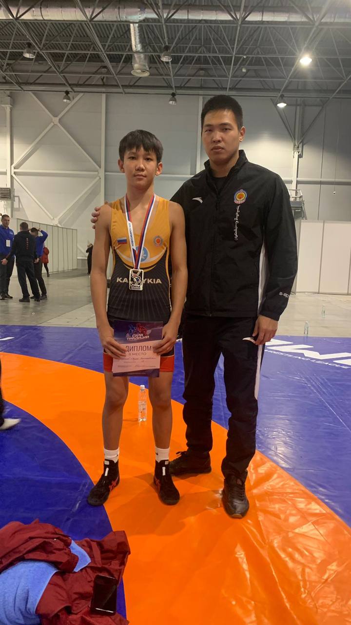 Бадмаев Алдар — серебряный призёр международных соревнований в Новосибирске! Бадмаев Алдар — серебряный призёр международных соревнований в Новосибирске!