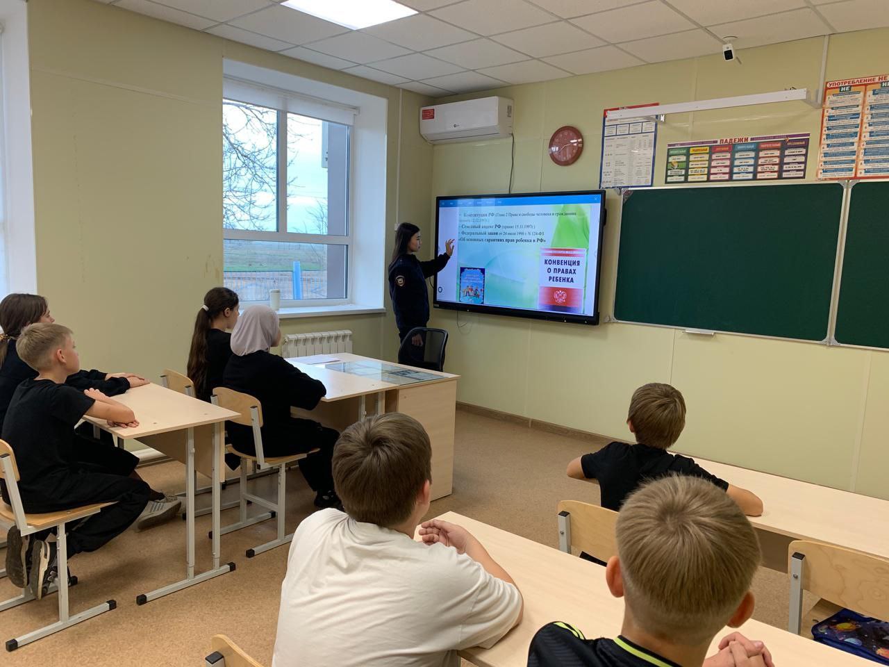 Сотрудники полиции проводят мероприятия в рамках акции «День правовой помощи детям» Сотрудники полиции проводят мероприятия в рамках акции «День правовой помощи детям»