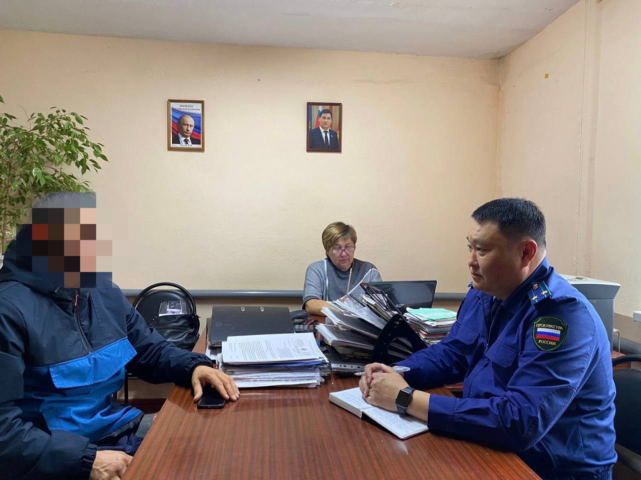 Прокурором Городовиковского района проведен выездной прием жителей с. Чапаевское Прокурором Городовиковского района проведен выездной прием жителей с. Чапаевское