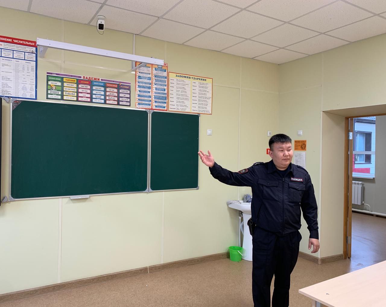 Сотрудники полиции проводят мероприятия в рамках акции «День правовой помощи детям» Сотрудники полиции проводят мероприятия в рамках акции «День правовой помощи детям»