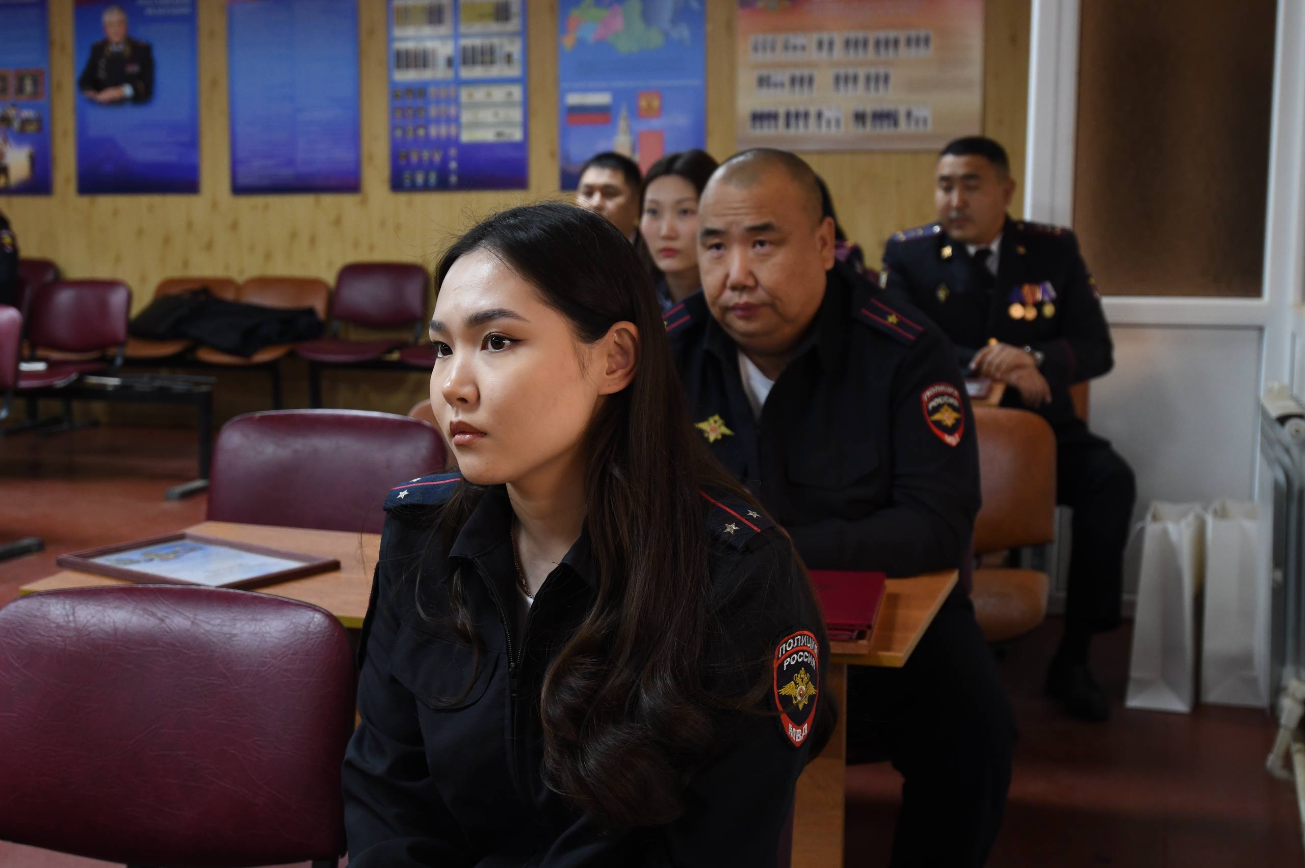 Алдар Лиджиков: С профессиональным праздником – Днем участковых уполномоченных полиции поздравил сегодня сотрудников УМВД по г. Элисте Алдар Лиджиков: С профессиональным праздником – Днем участковых уполномоченных полиции поздравил сегодня сотрудников УМВД по г. Элисте