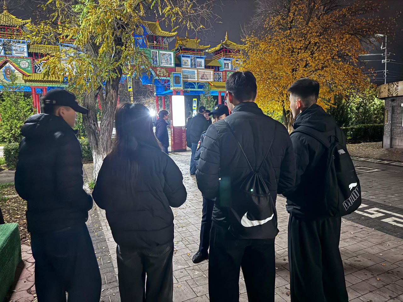 В выходные дни сотрудники подразделений по контролю за оборотом наркотиков, по делам несовершеннолетних республиканского МВД и Управления МВД России по г.Элисте, совместно с сотрудниками регионального управления Росгвардии... В выходные дни сотрудники подразделений по контролю за оборотом наркотиков, по делам несовершеннолетних республиканского МВД и Управления МВД России по г.Элисте, совместно с сотрудниками регионального управления Росгвардии...