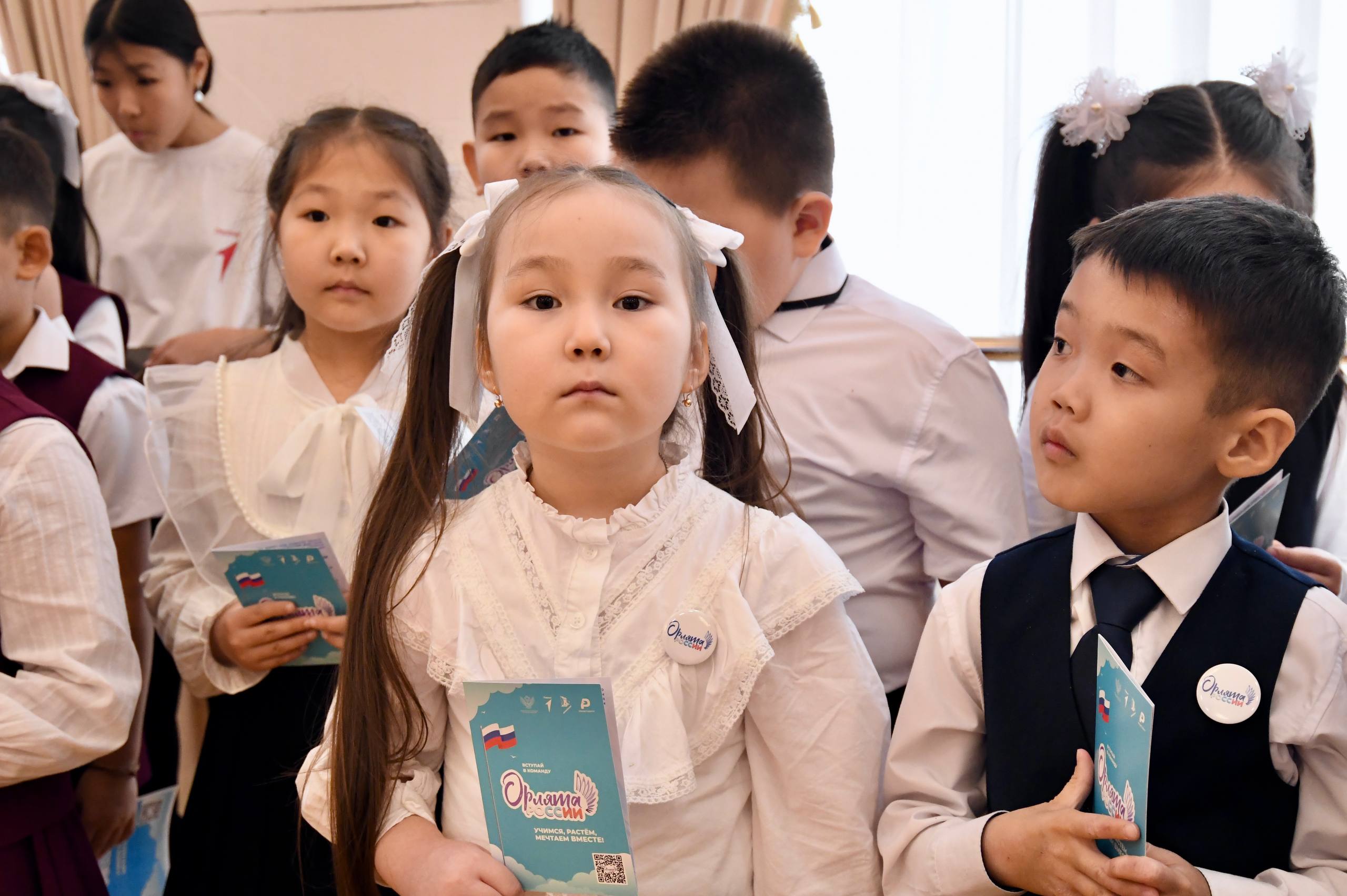 Первоклашек Элисты посвятили в «Орлята России» Первоклашек Элисты посвятили в «Орлята России»