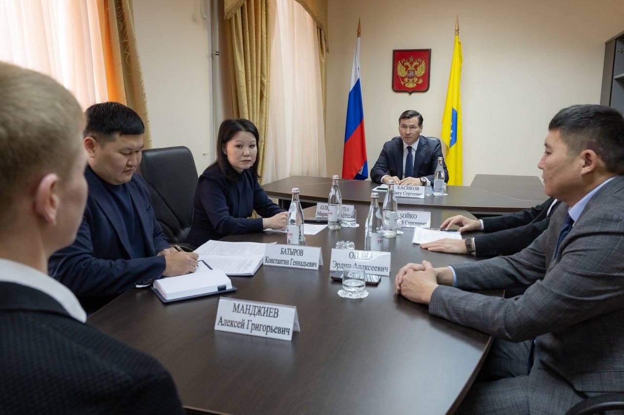 По поручению Президента России Владимира Владимировича Путина, Глава Калмыкии Бату Хасиков провел личный прием граждан